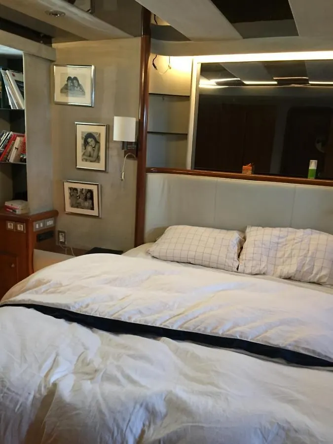The Boathouse Apartment Malaga Homestay