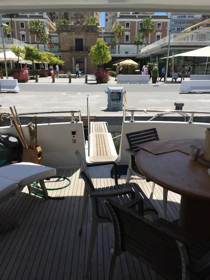 The Boathouse Apartment Malaga Homestay