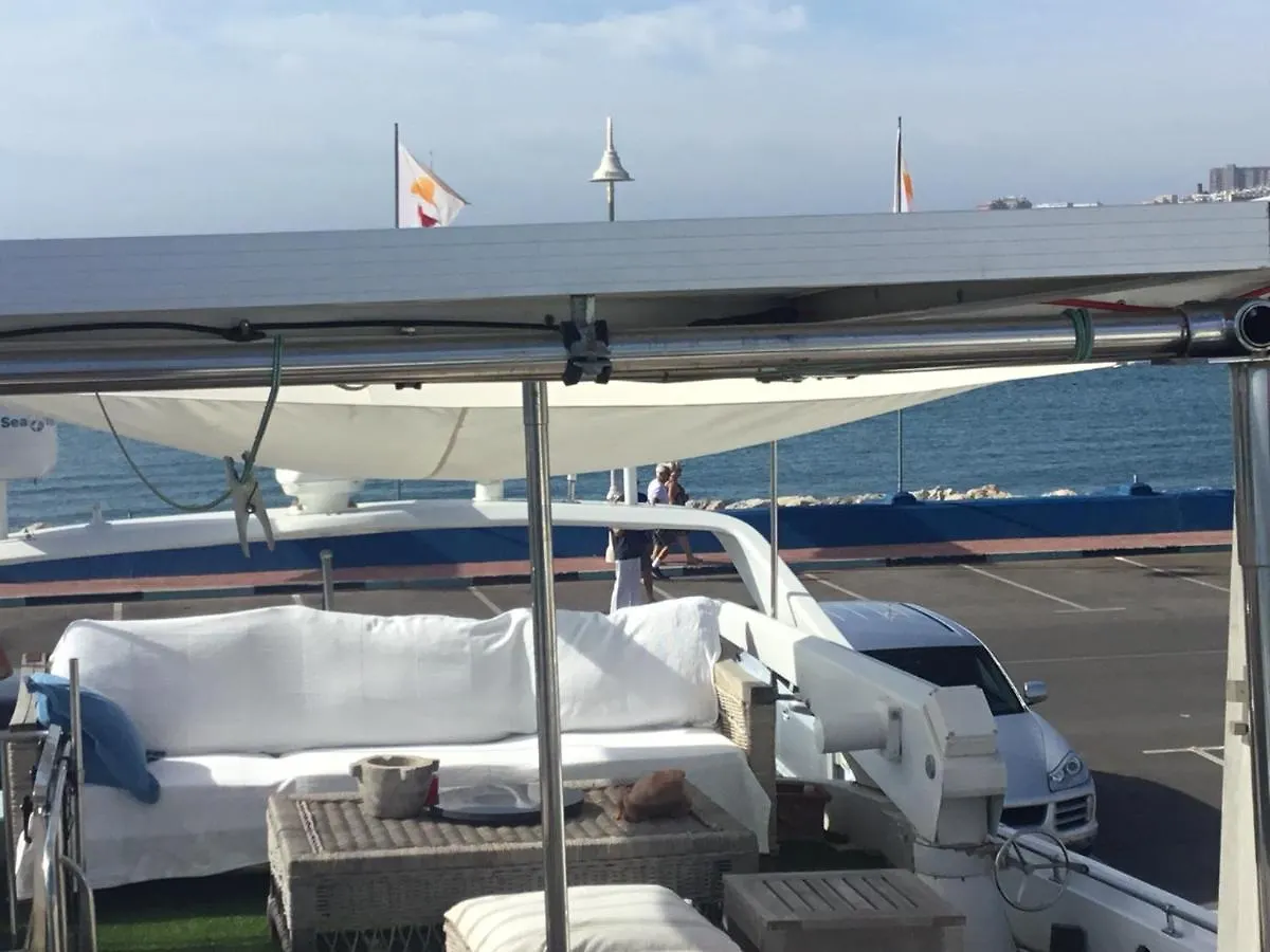 Homestay The Boathouse Apartment Malaga
