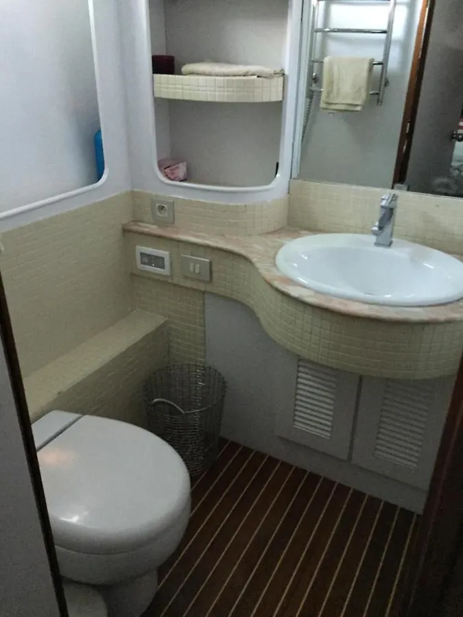The Boathouse Apartment Malaga 0*,