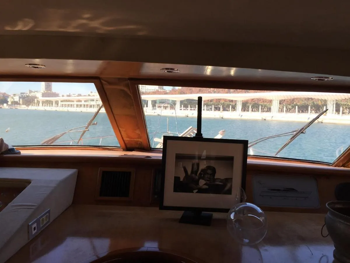 The Boathouse Apartment Malaga Homestay