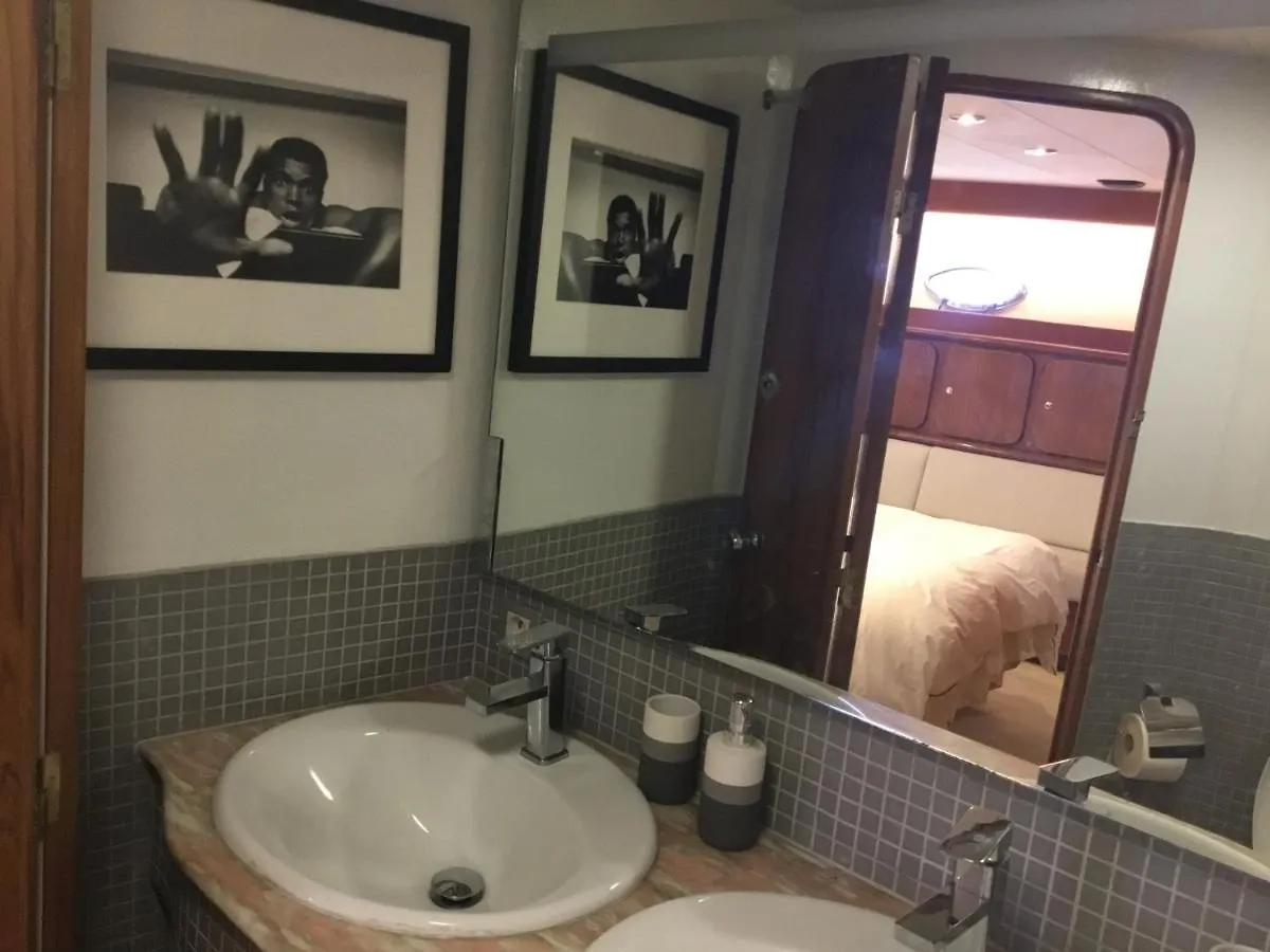 The Boathouse Apartment Malaga Homestay