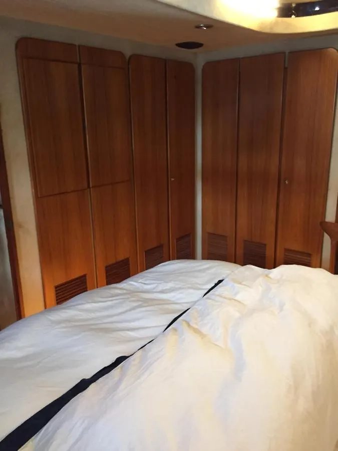 Homestay The Boathouse Apartment Malaga