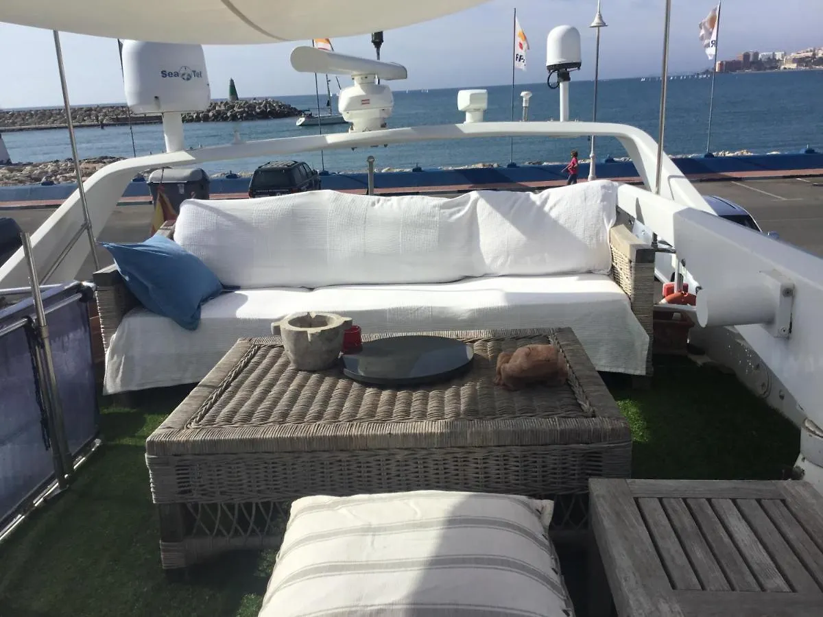 Homestay The Boathouse Apartment Malaga