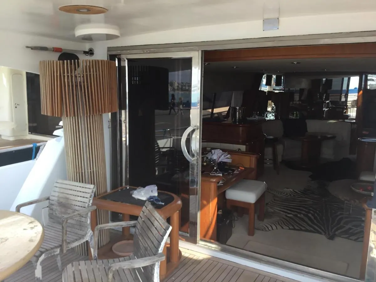 The Boathouse Apartment Malaga Homestay